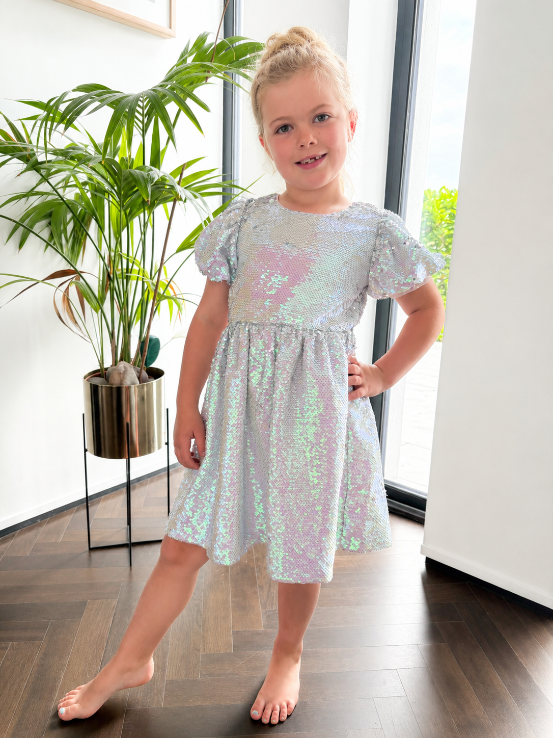 SILVERY PINK FLIPPING SEQUIN DRESS